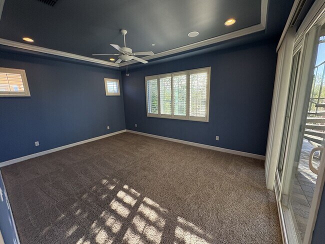 Building Photo - Dove Mountain 4 bedroom with Den 3,277 sq ft 3 car tandem garage