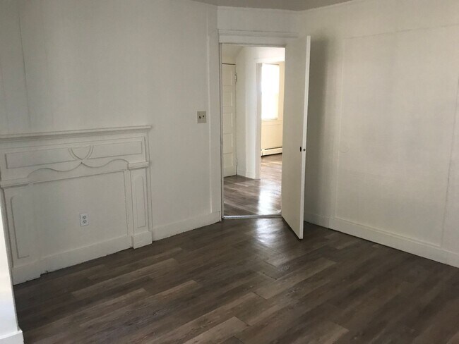 Building Photo - Single Family Home