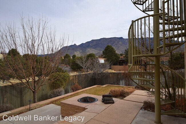 Building Photo - 3 br, 2.5 bath House - 1912 Quail Run Rd NE
