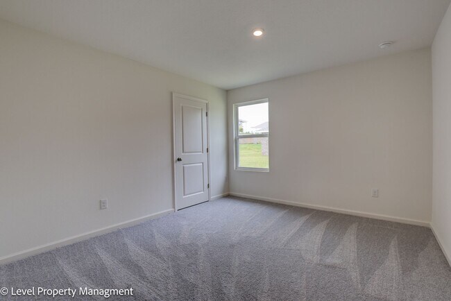 Building Photo - Stunning 4 Bedroom 2 Bath Home in Fairhope Falls Community