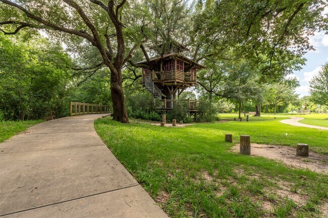 Building Photo - 19403 Trinity River Dr