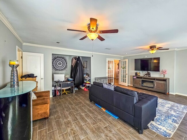 Building Photo - 2673 Crown View Drive
