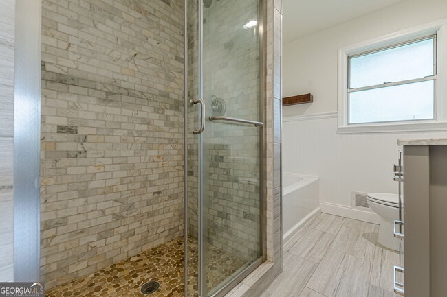 Building Photo - 427 Peyton Rd SW