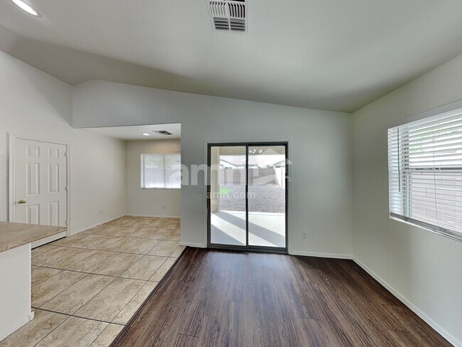 Building Photo - 10913 W Minnezona Ave