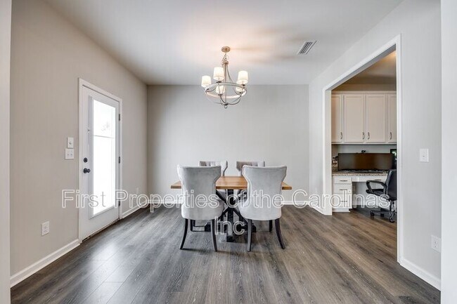 Building Photo - 7545 Hartsfield Dr