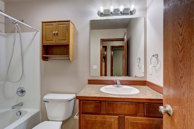 Building Photo - 3 Bedroom/2 Bath with garage home in Crosby Commons