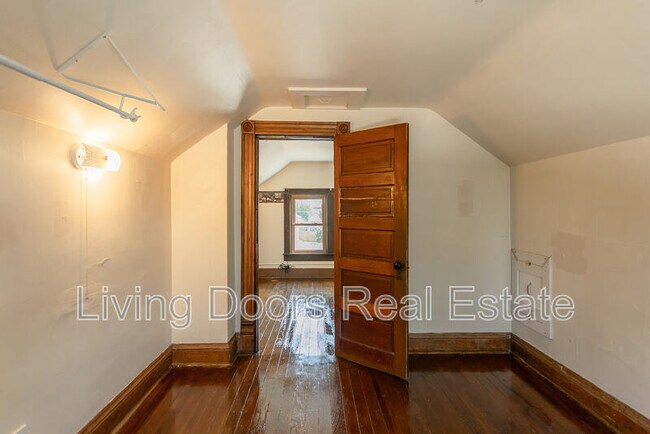 Building Photo - 1025 N 8th St