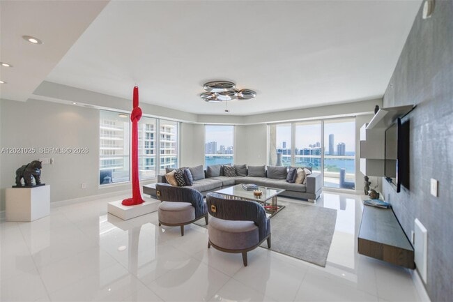Building Photo - 6000 Island Blvd