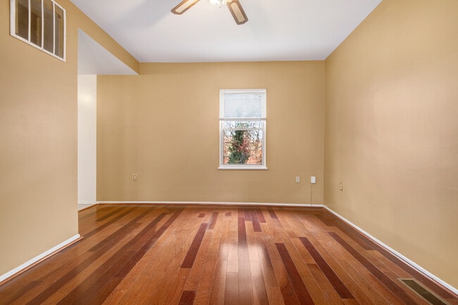 Building Photo - 2705 24th St NE