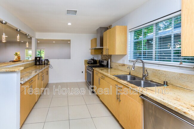 Building Photo - 19422 Welby Way