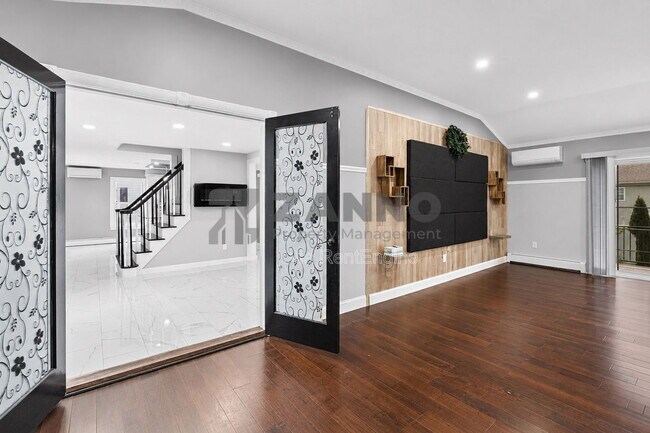 Building Photo - 40 Olney Ave
