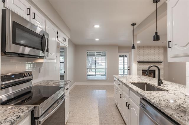 Building Photo - 5017 Brookview Dr