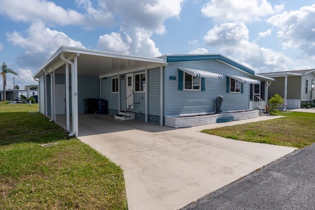 Building Photo - 529 Cervina Dr S