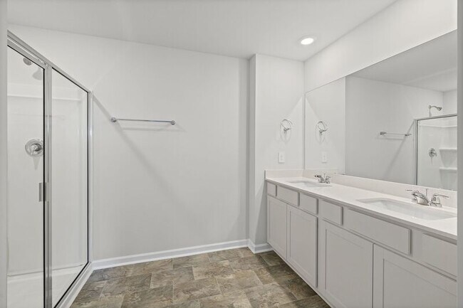 Building Photo - 4340 Oswin Dr