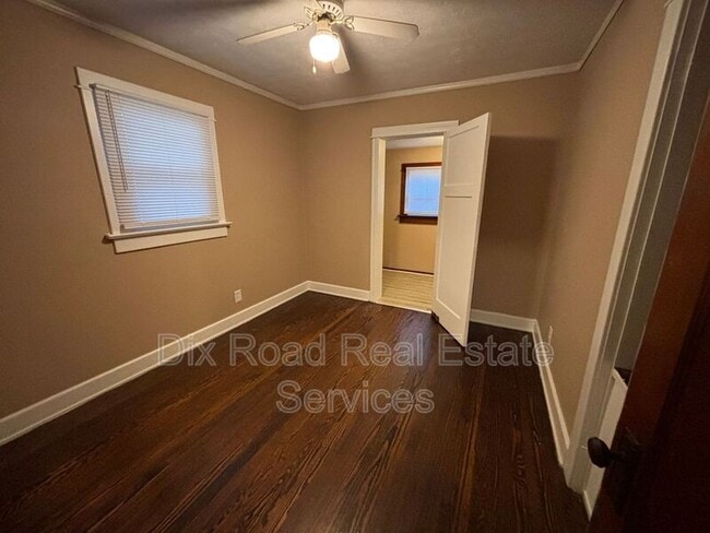 Building Photo - 2404 Mundale Ave