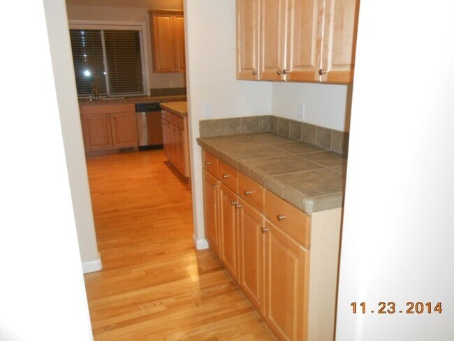 Building Photo - Beautiful 4 Bed 3 Bath with Bonus Room Home in Convenient Location in Lynnwood.