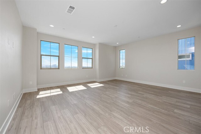 Building Photo - 9355 Astor