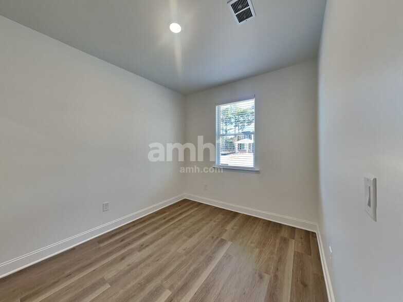 Building Photo - 1548 Aquamarine Dr