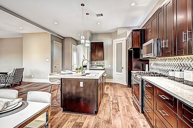 Building Photo - 4849 Benning Dr