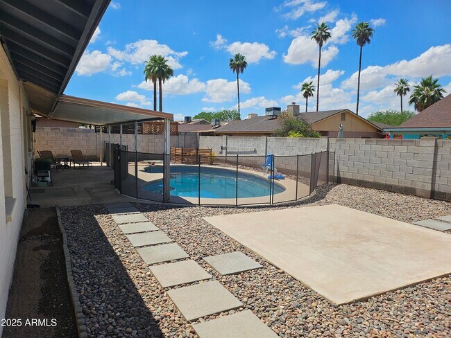 Building Photo - 1618 E Bell De Mar Dr