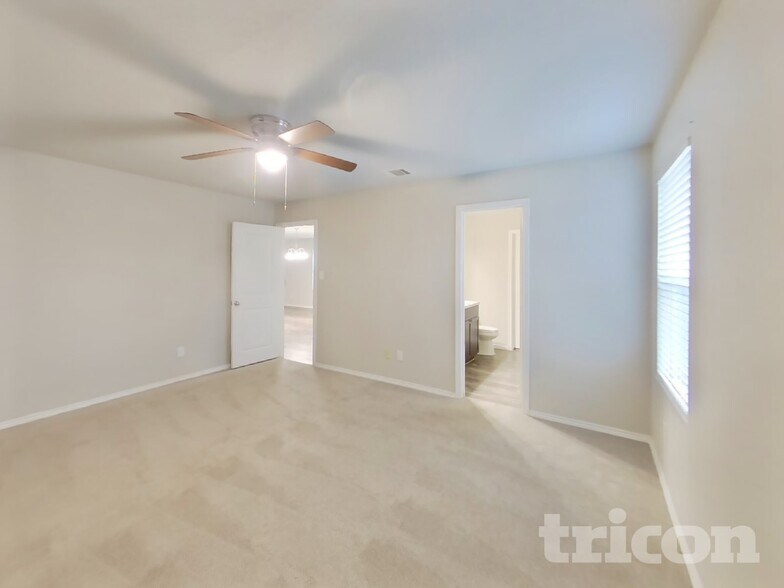 Building Photo - 8718 Segura Wy