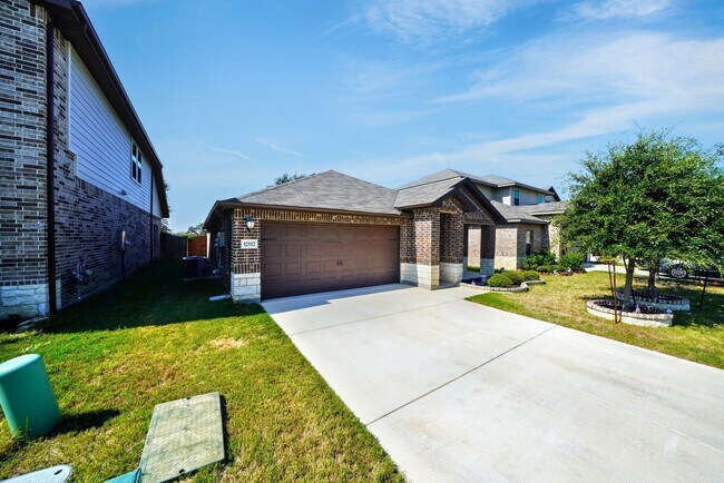 Building Photo - Gorgeous 4-Bedroom Home in Westpointe East...