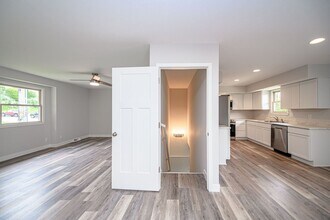 Building Photo - GEORGETOWN Duplex - SW Columbia – 3 Bed, 3...
