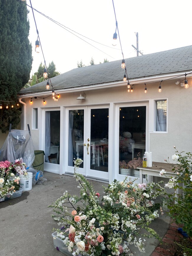 Converted Garage - 4539 Van Noord Ave