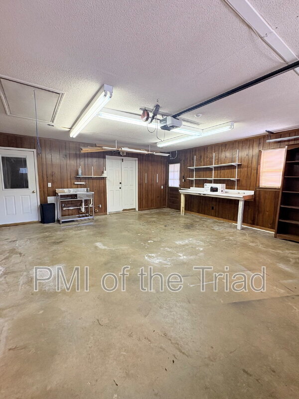 Building Photo - 1349 Amylee Trail