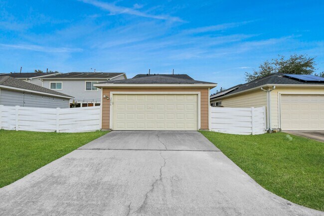 Building Photo - 1536 Kew Garden Dr