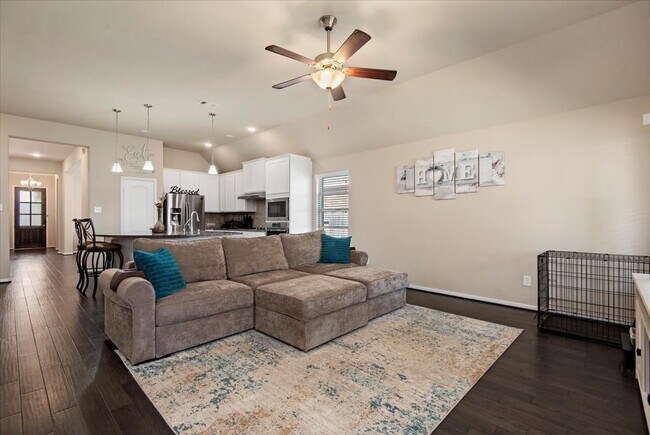 Building Photo - 2127 Blossomcrown Dr