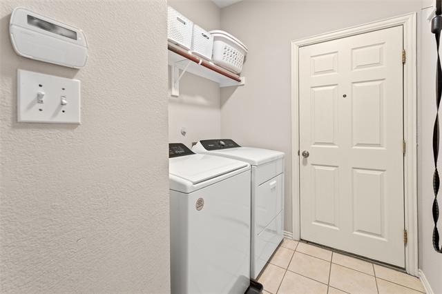 Building Photo - 2605 Swan Dr