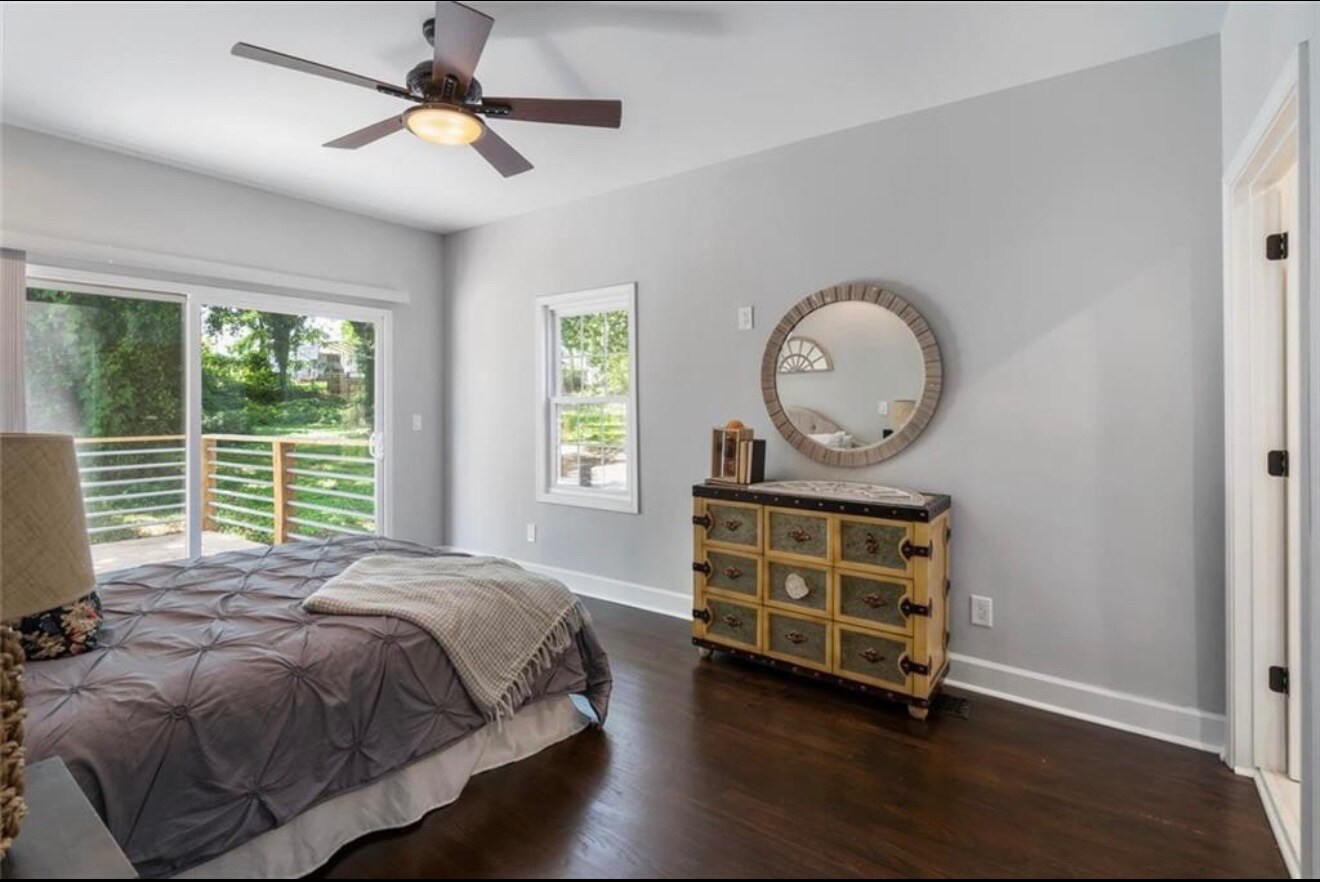 Building Photo - Room in House on Dill Ave SW