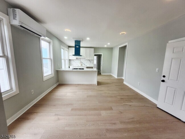 Building Photo - 49 Union Pl