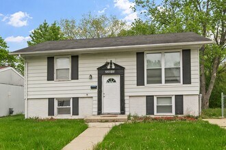 Building Photo - 22015 E Churchill Dr