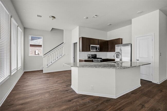 Building Photo - 416 Magnolia Ln