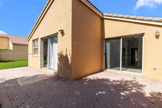 Building Photo - 363 NW 158th Ave