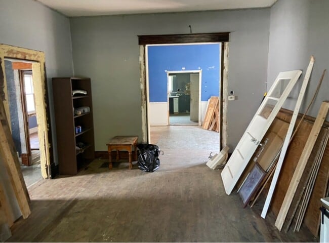 Building Photo - Investment Special! - $390 Month / $800 Down