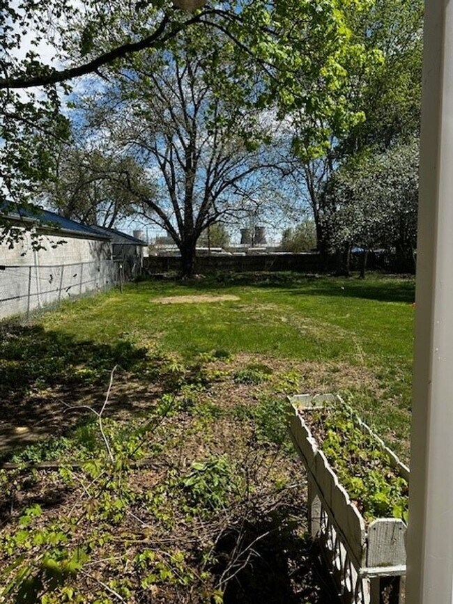 Building Photo - 3 bedroom semi Etters