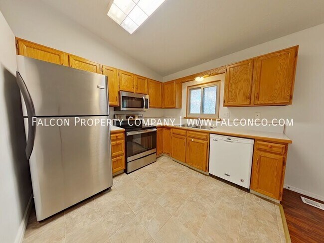 Building Photo - 3930 Beltana Dr