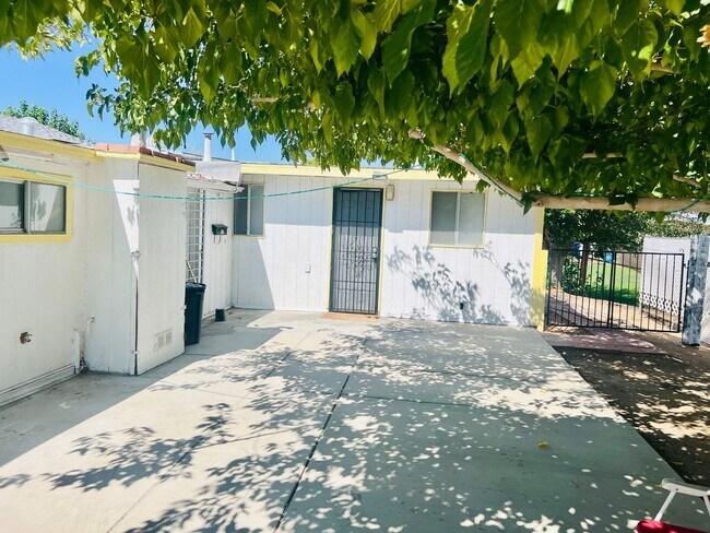 Building Photo - Charming 3-Bedroom Home including 250sqft ...