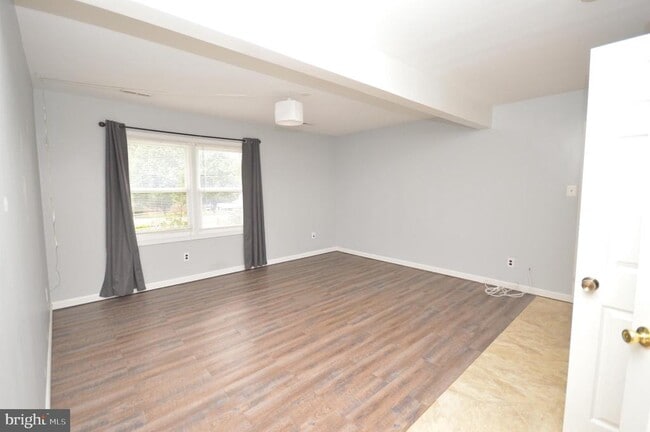 Building Photo - 7017 Lombard Ln