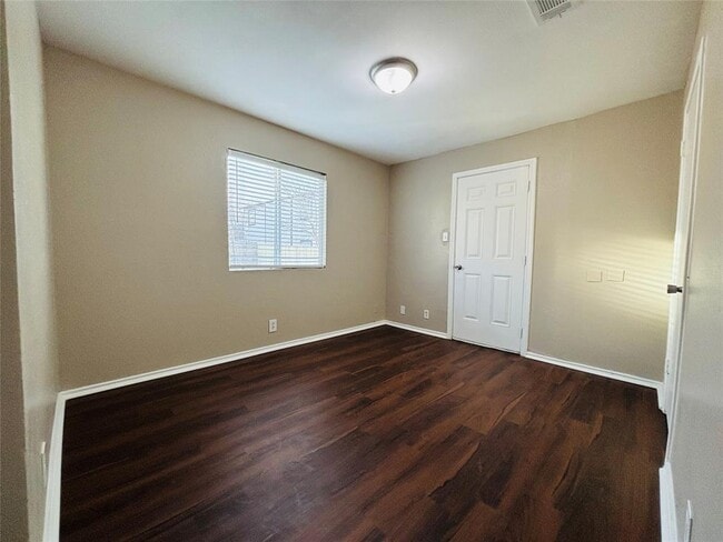 Building Photo - 503 Hardin Ct