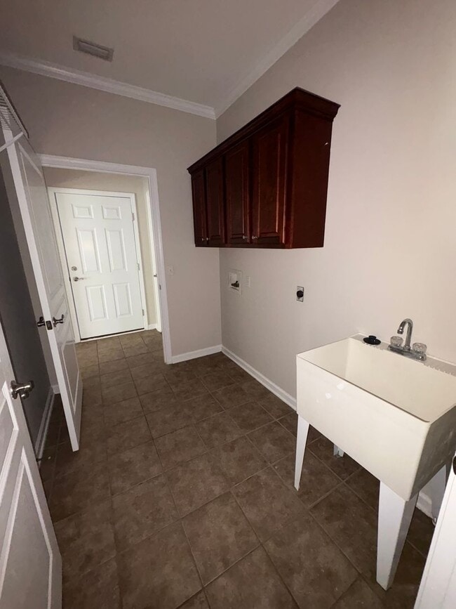 Building Photo - Cotton Creek!!!