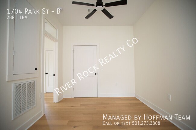 Building Photo - 1704 S Park St
