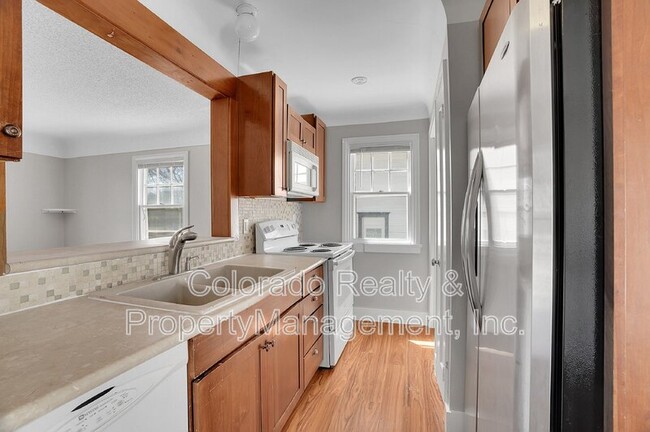 Building Photo - 1405 15th Ave