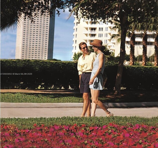 Building Photo - 801 Brickell Key Blvd