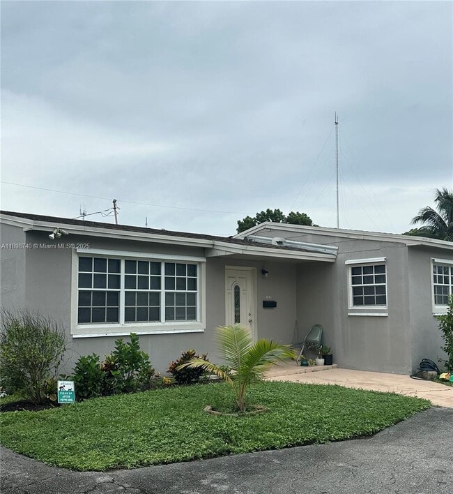 Primary Photo - 1041 NW 196th St