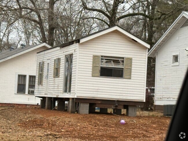 Building Photo - 7182 MS-488