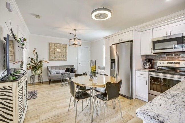 Building Photo - 2100 Philip St